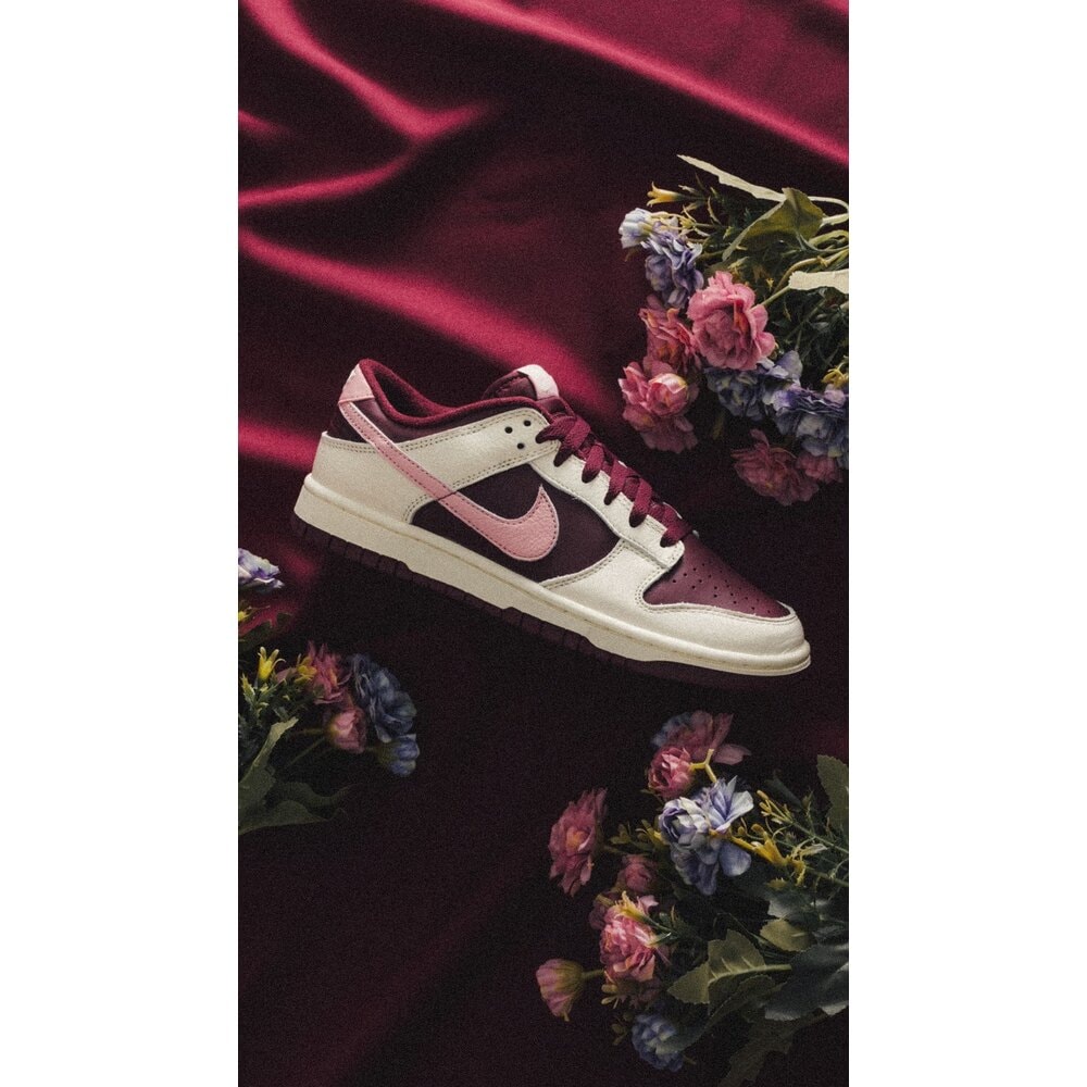 Nike SB Dunk Low “ Valentines Day “ görsel 3