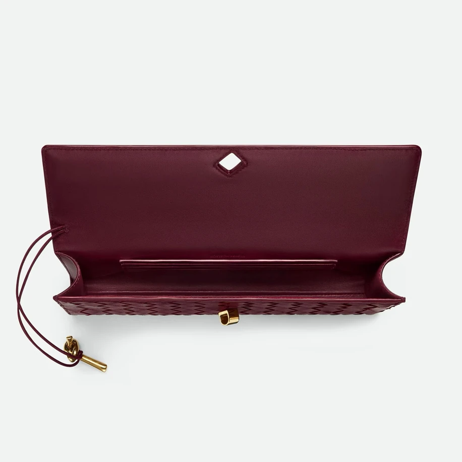 Bottega Veneta Andiamo Clutch Bordeaux görsel 5