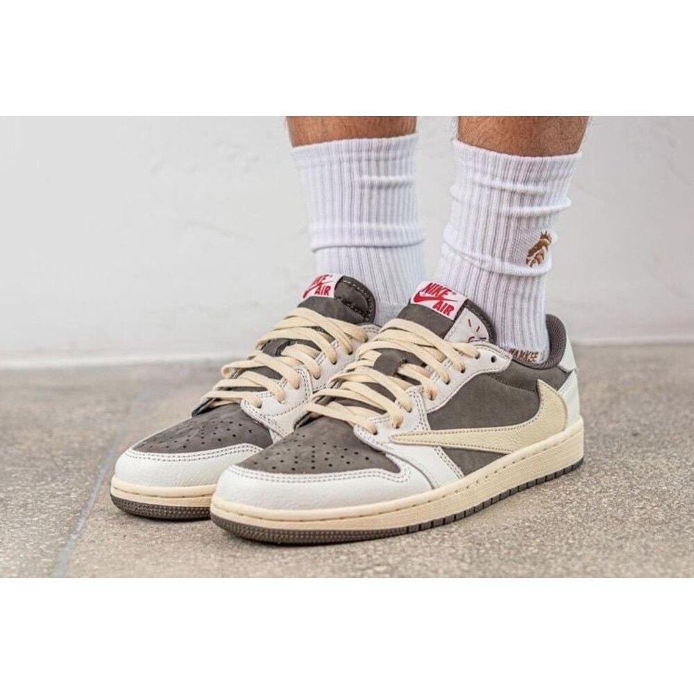 Nike Air Jordan x Travis Scott Reverse Mocha görsel 3
