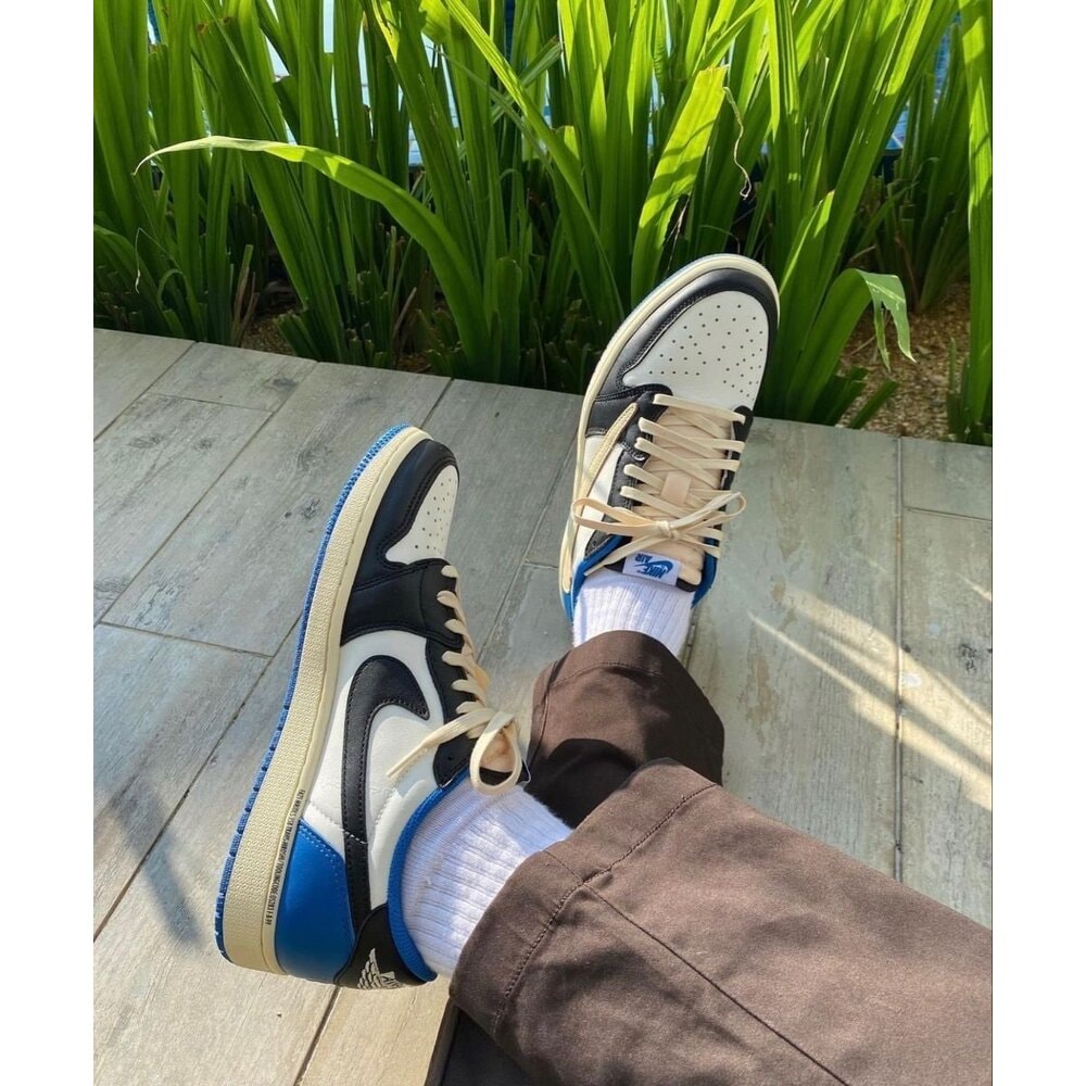 Travis Scott x Air Jordan 1 Low 'Fragment' görsel 5