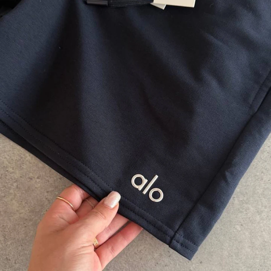 Alo Yoga Short Navy görsel 3