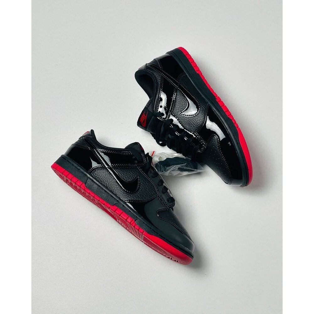Nike SB Dunk Low “ Mafia “ görsel 2