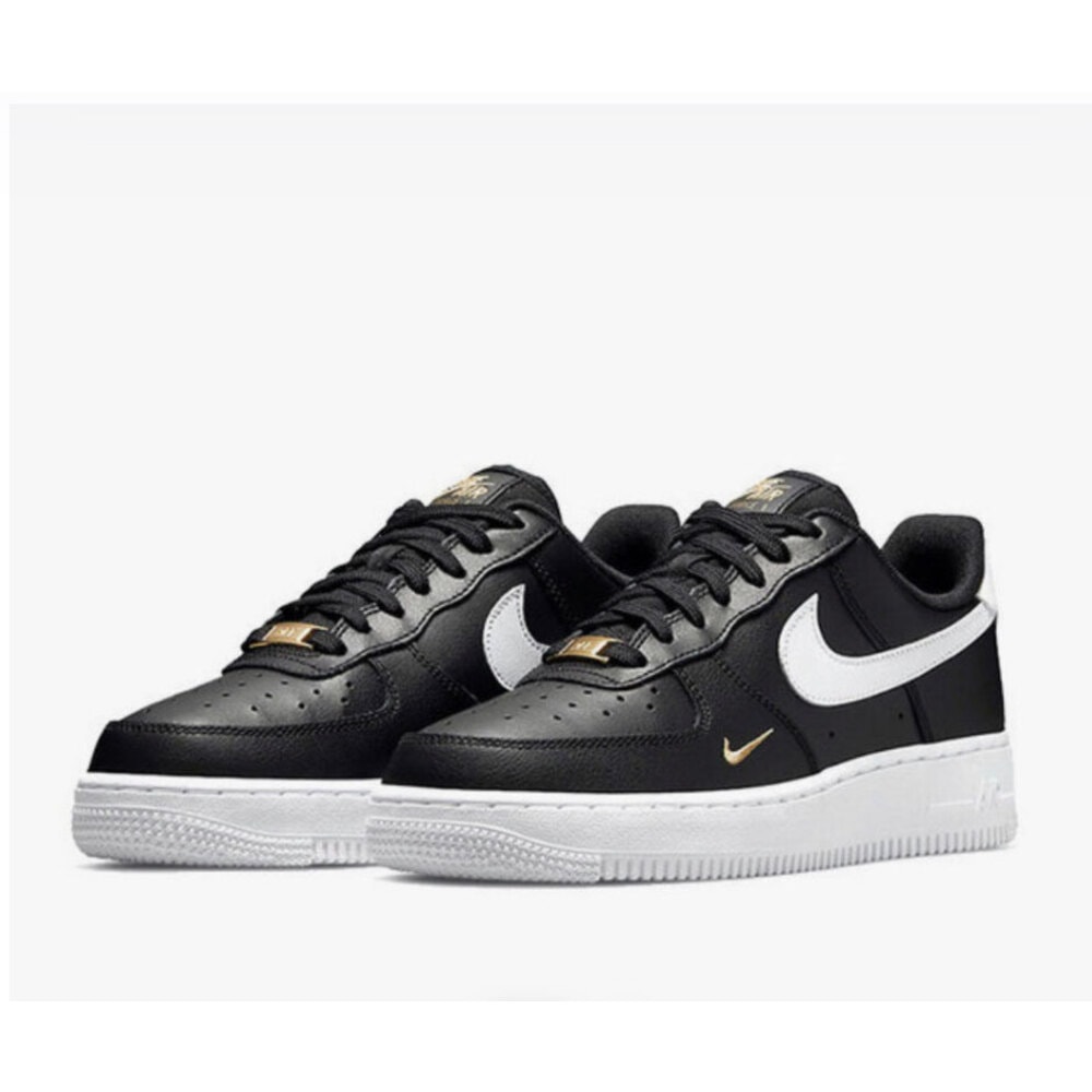 Nike Air force “Black Essentials”
