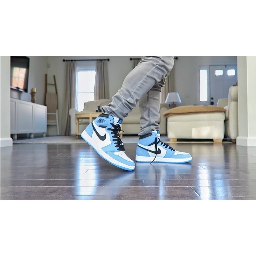 Air Jordan 1 Retro High University Blue görsel 2