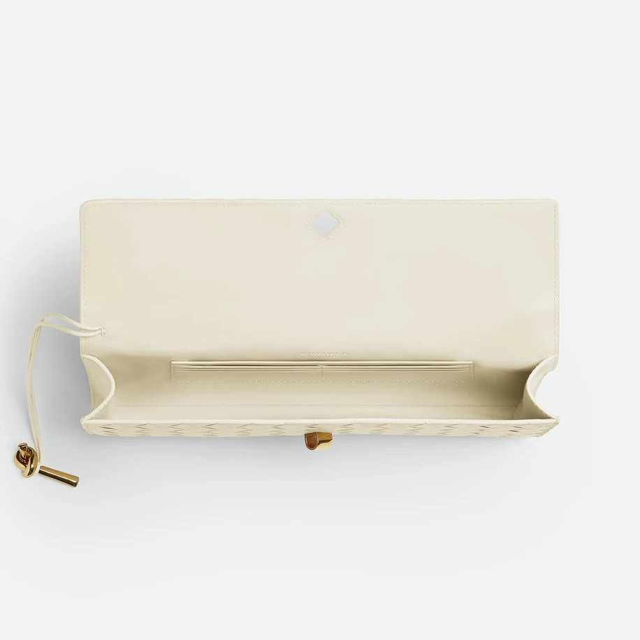 Bottega Veneta Andiamo Clutch Cream görsel 5