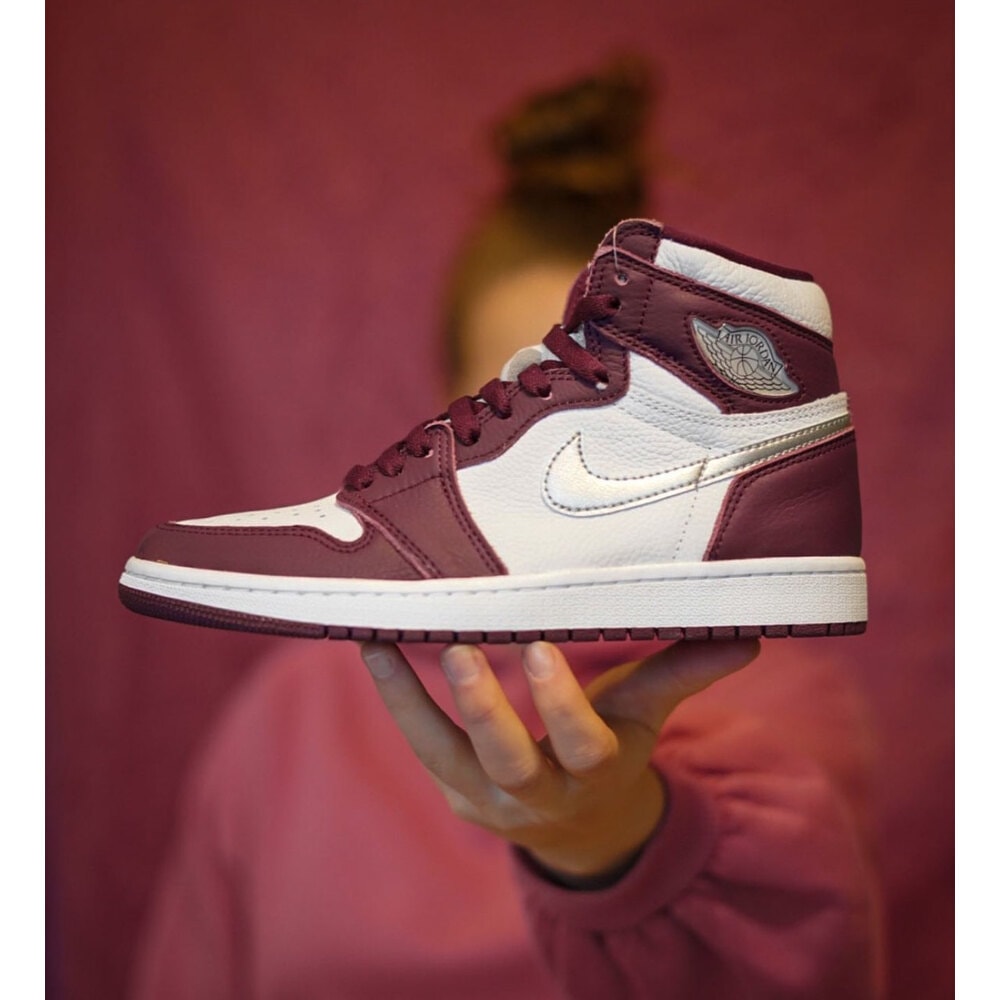 NIKE AIR JORDAN 1 RETRO HIGH OG BORDEAUX görsel 2