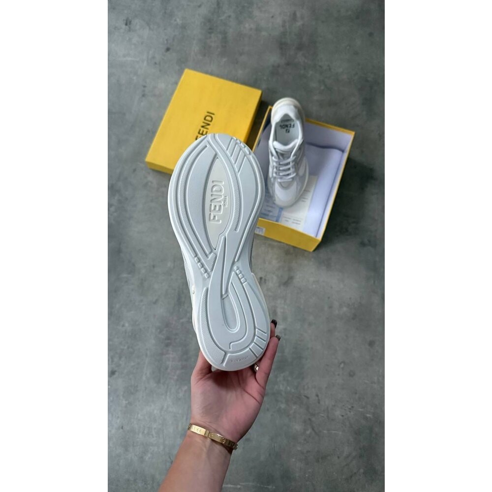 Fendi White görsel 4