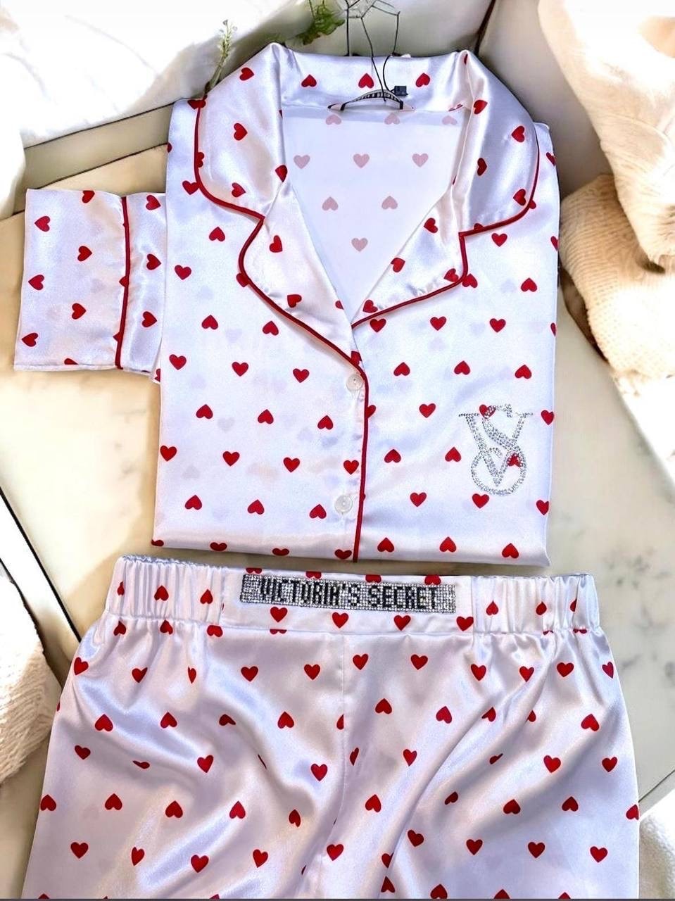 Victoria Secret’s Pijama Takımı Kalpli görsel 3