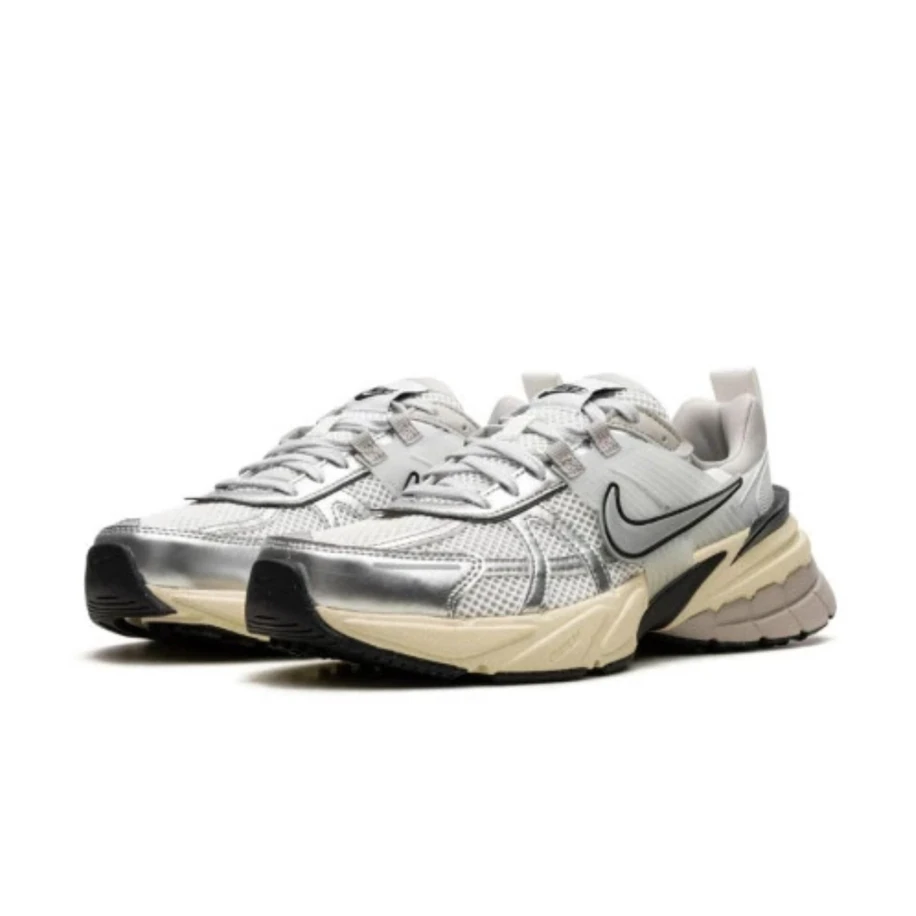 Nike V2K Run Summit White Metallic Silver görsel 2