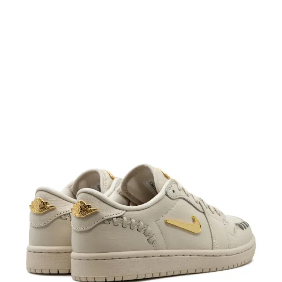 Jordan 1 Low Method of Make Legend Light Brown görsel 3