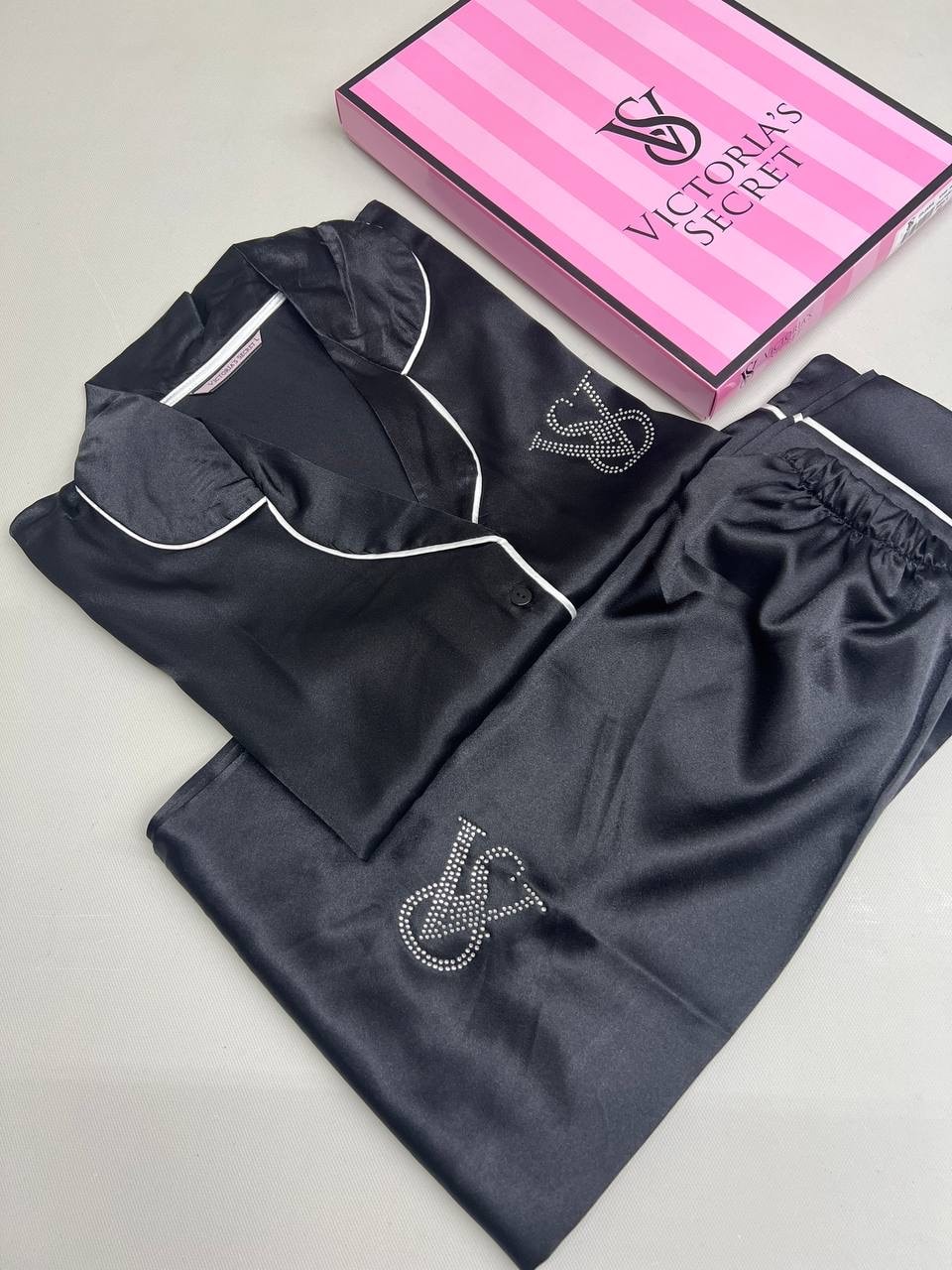 Victoria Secret’s Pijama Takımı Siyah görsel 4