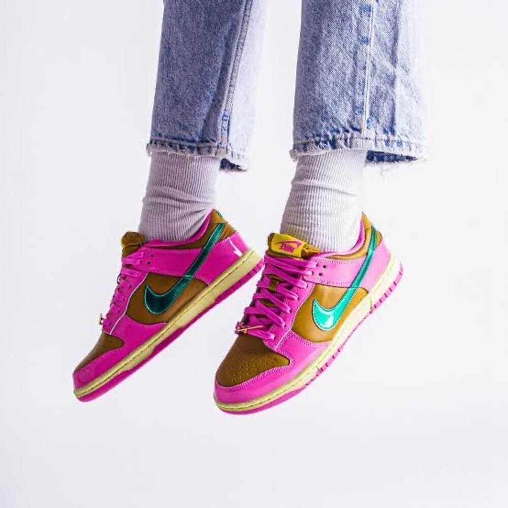 Nike DUNK LOW X PARRIS GOEBEL görsel 5