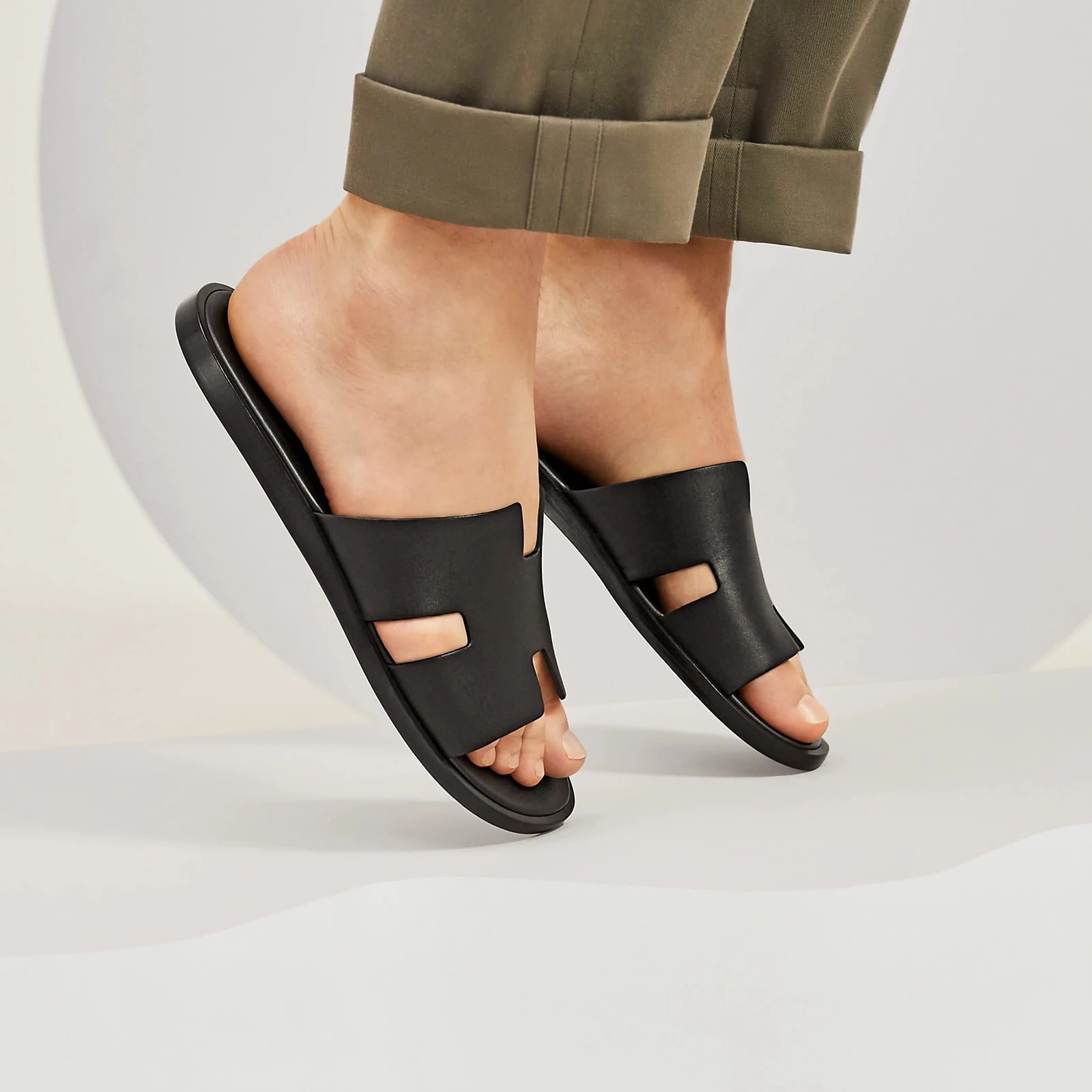 Hermes Izmir Sandal Noir Smooth Calfskin Leather görsel 4