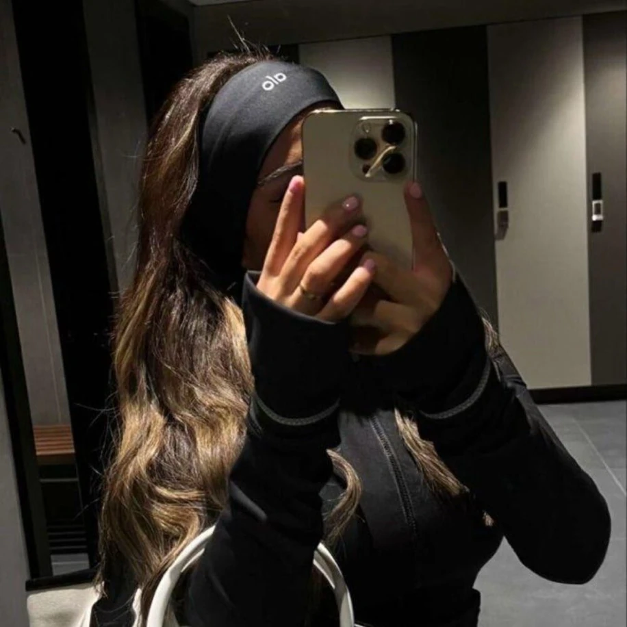Alo Yoga Siyah Bandana görsel 3