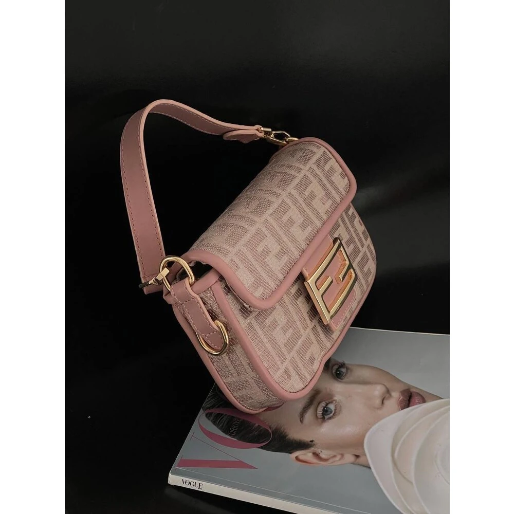 Fendi Baget Mini Bag Pink görsel 3