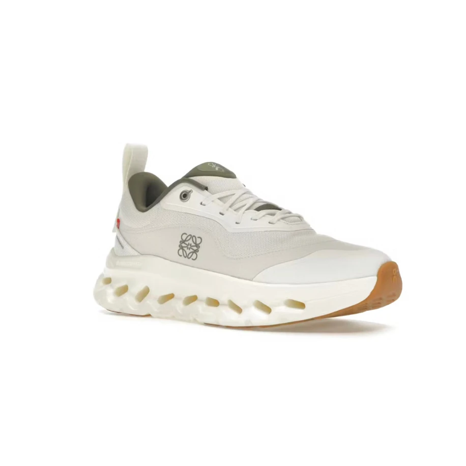On Running Cloudtilt 2 LOEWE White Khaki görsel 2