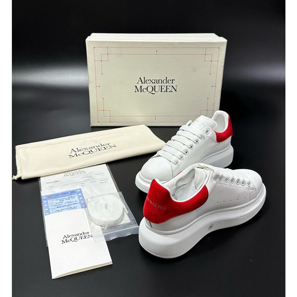 Alexander McQueen Red görsel 2