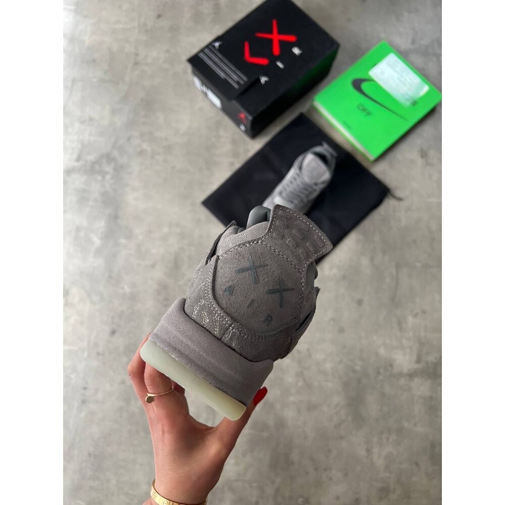 Nike Air Jordan Retro 4 Kaws görsel 3