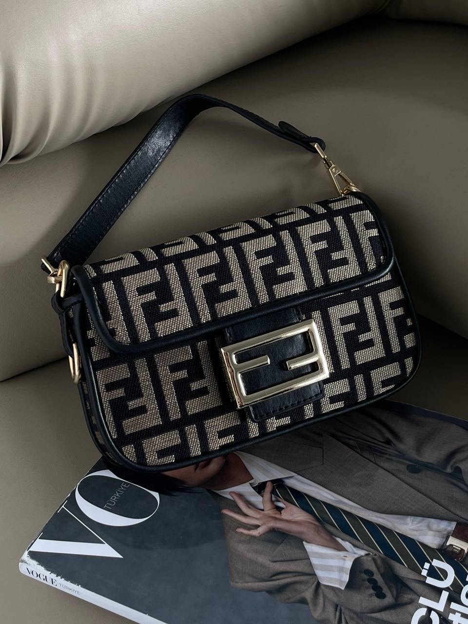 Fendi Bagıette Mini Bag görsel 9
