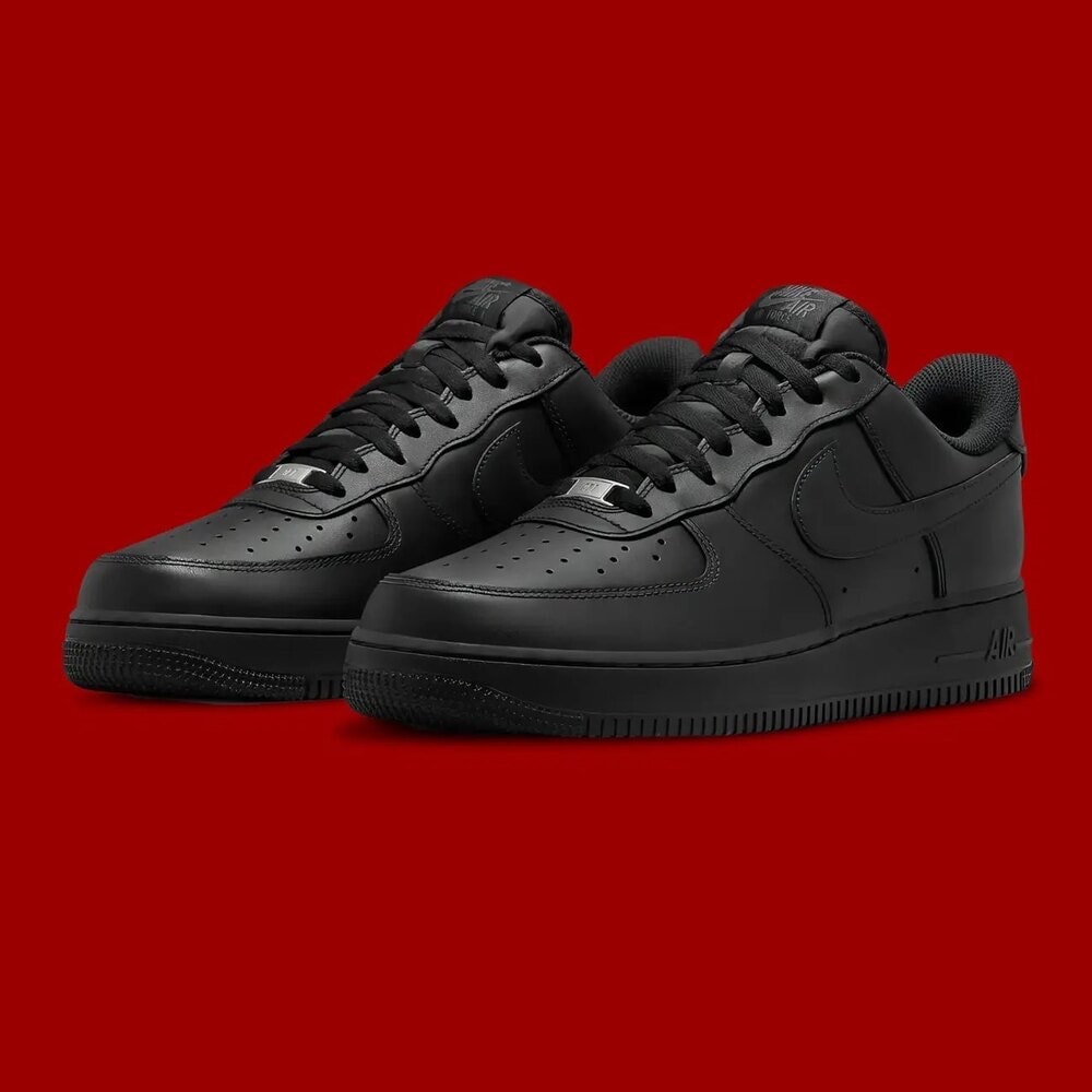 Nike Air Force 1 Black görsel 3